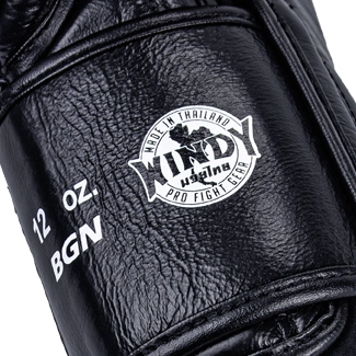 Windy Muay Thai Gloves White Authenticity Seal